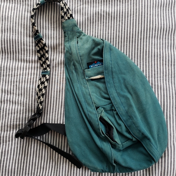 Kavu Handbags - Kavu crossbody backpack purse